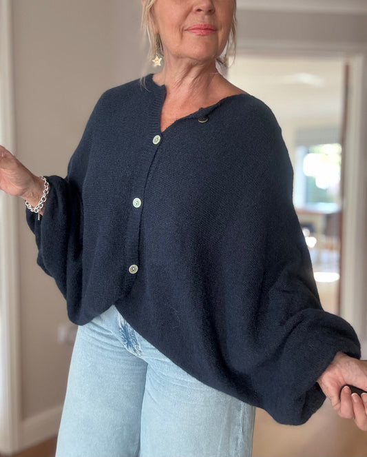 Oversized Poncho Jumper/Cardigan!